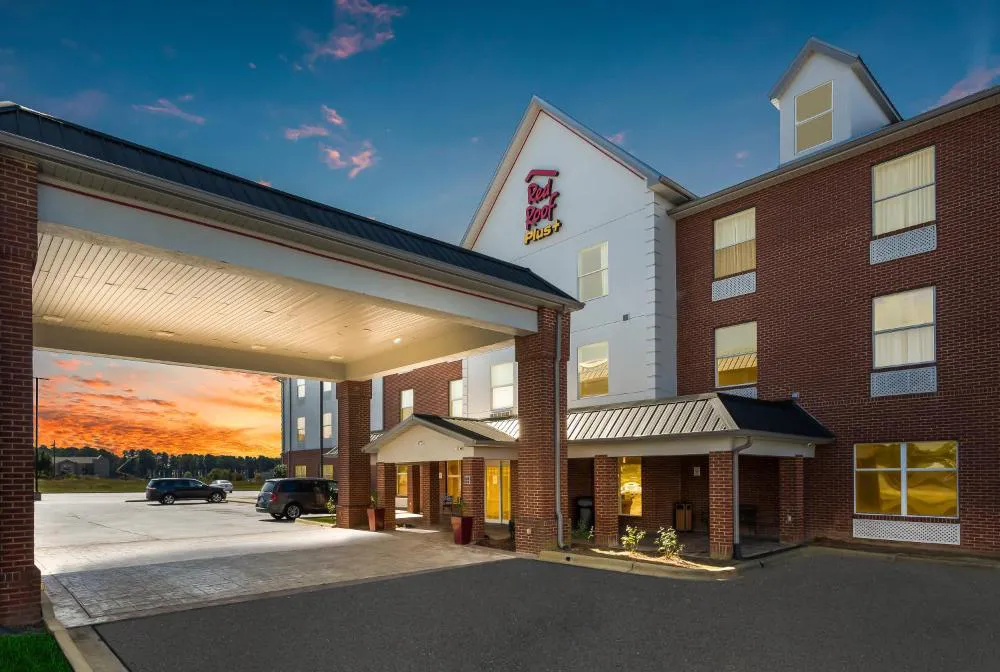 Red Roof Inn PLUS+ & Suites Birmingham - Bessemer hotel hero
