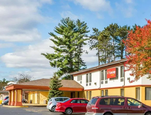 Econo Lodge Inn & Suites Stevens Point hotel detail image 2