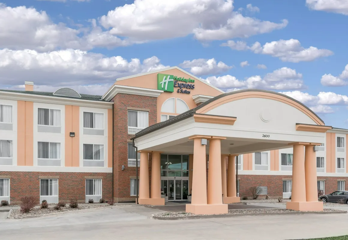 Holiday Inn Express & Suites Ames by IHG hotel hero