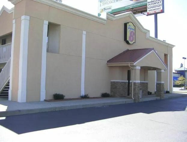 Super 8 by Wyndham Lafayette / Purdue Area hotel detail image 2