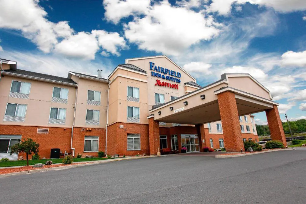 Fairfield Inn & Suites by Marriott Sudbury hotel hero