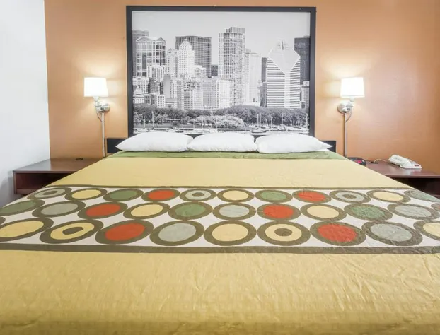 Super 8 by Wyndham Dixon hotel detail image 1