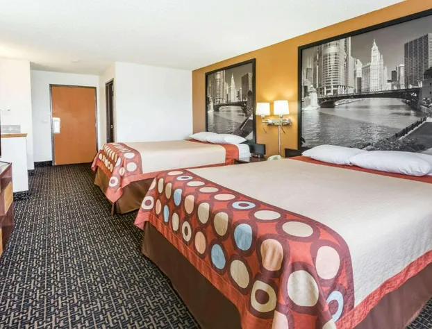 Super 8 by Wyndham Dixon hotel detail image 2