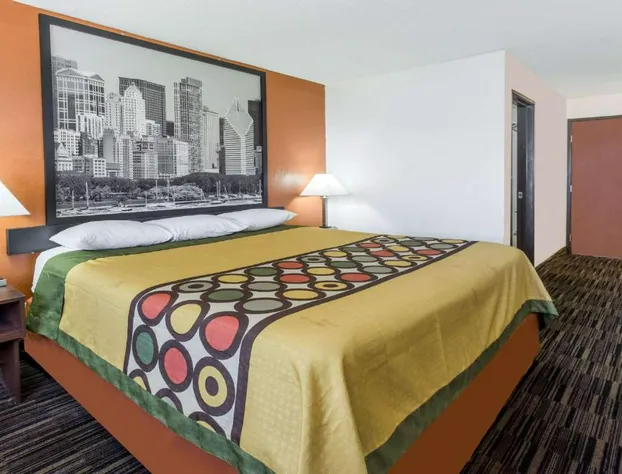 Super 8 by Wyndham Dixon hotel detail image 4