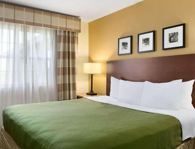 Country Inn & Suites Rochester South Mayo Clinic hotel detail image 4