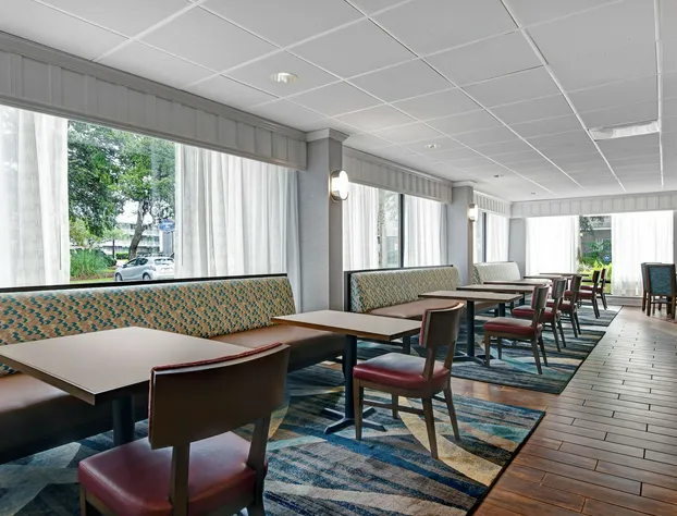 Hampton Inn Charleston/Mount Pleasant-Patriots Point hotel detail image 2