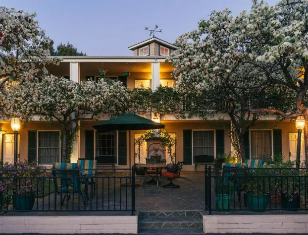 Lavender Inn by the Sea hotel detail image 2