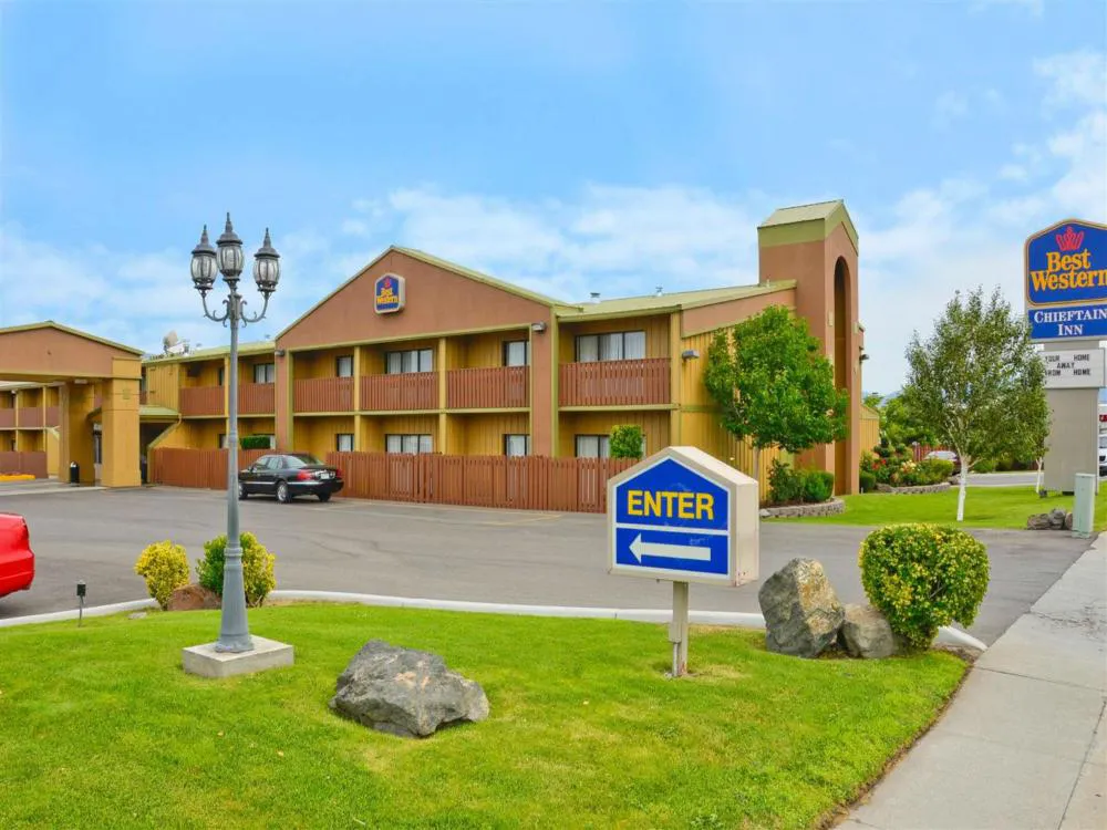 Best Western Chieftain Inn hotel hero