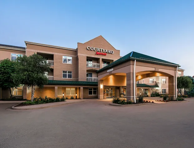 Courtyard by Marriott Wausau hotel detail image 1