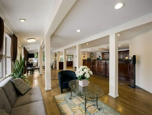 SureStay Plus by Best Western Woodbury Inn hotel detail image 2