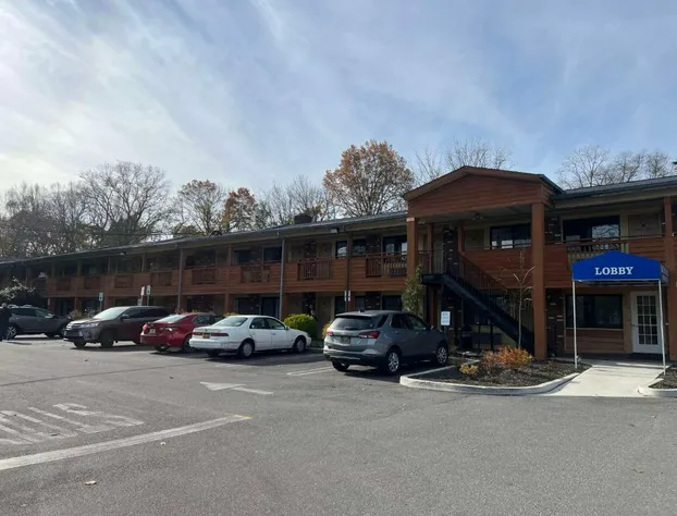 SureStay Plus by Best Western Woodbury Inn hotel detail image 1