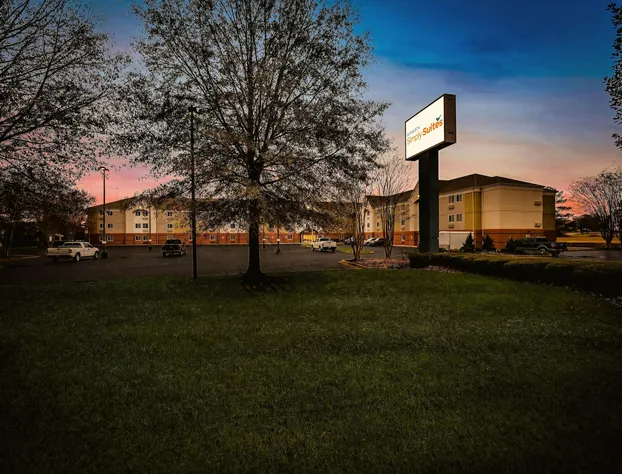 Sonesta Simply Suites Huntsville Research Park hotel detail image 2