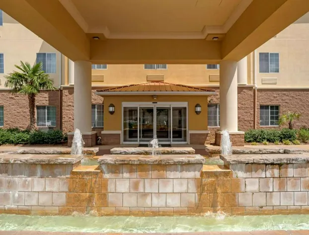 Comfort Suites Alexandria North hotel detail image 4