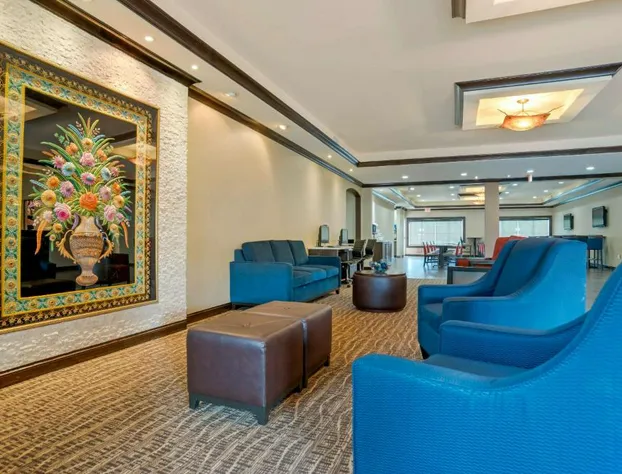 Comfort Suites Alexandria North hotel detail image 1