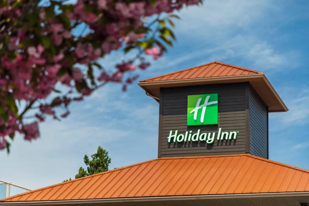 Holiday Inn Victoria Elk Lake by IHG hotel hero