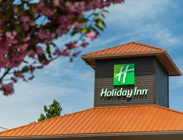 Holiday Inn Victoria Elk Lake by IHG hotel detail image 1