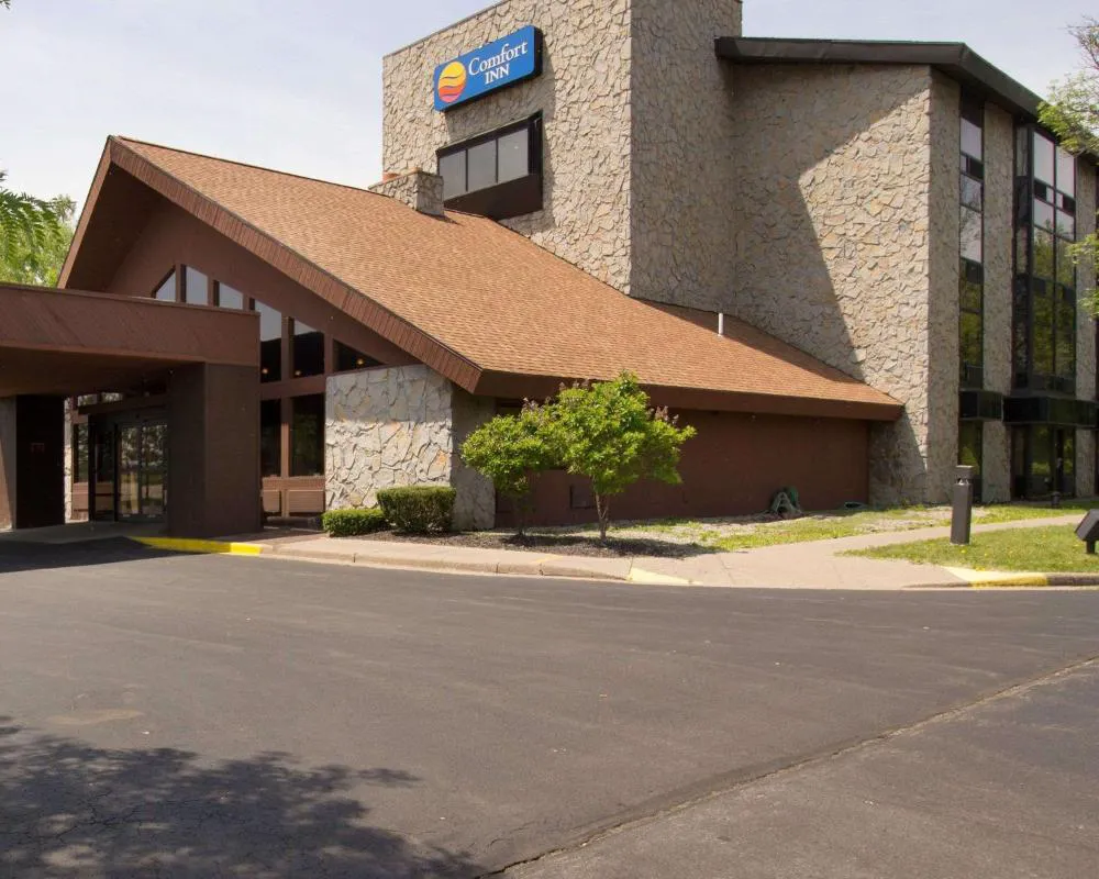 Comfort Inn & Suites Syracuse-Carrier Circle hotel hero