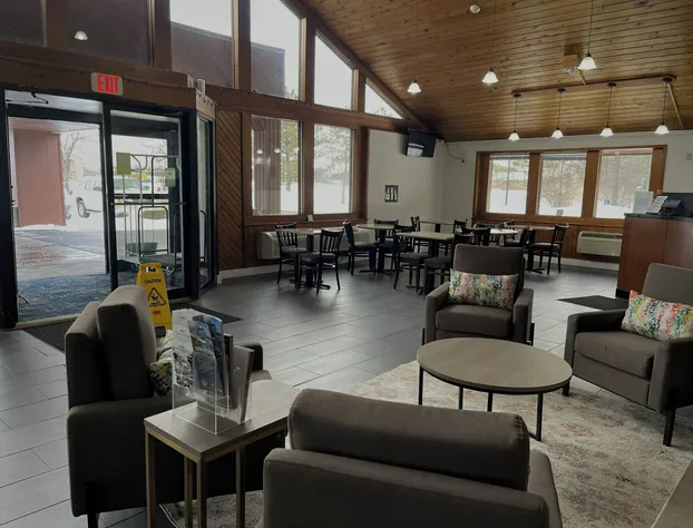 Comfort Inn & Suites Syracuse-Carrier Circle hotel detail image 2