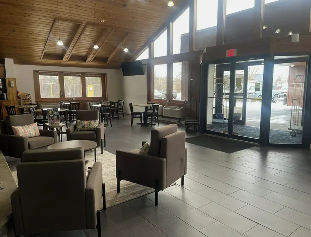 Comfort Inn & Suites Syracuse-Carrier Circle hotel detail image 3