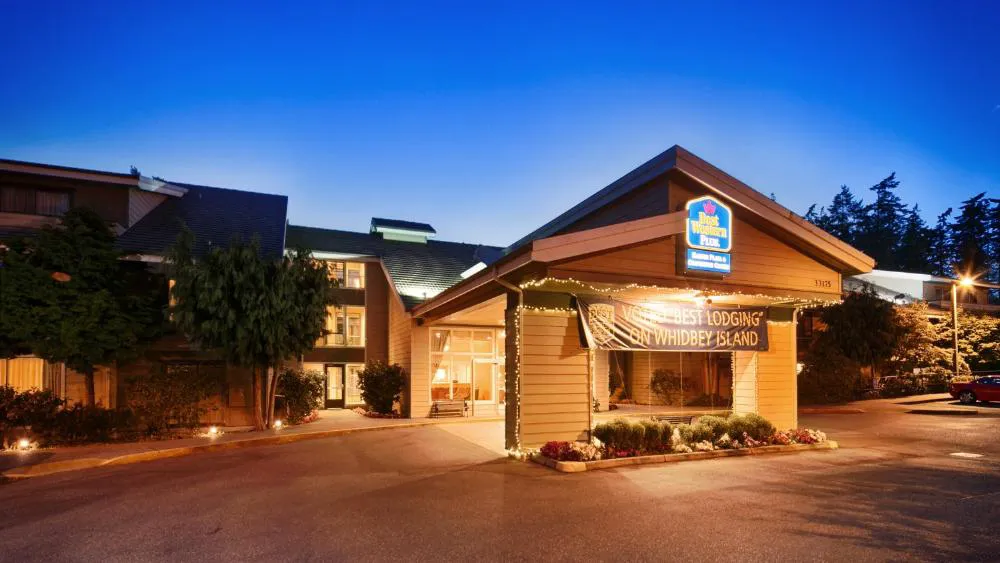 Best Western Plus Oak Harbor Hotel & Conference Center hotel hero
