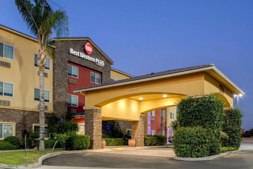 Best Western Plus Wasco Inn & Suites hotel hero