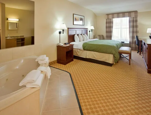 Country Inn & Suites by Radisson, Birch Run-Frankenmuth, MI hotel detail image 3