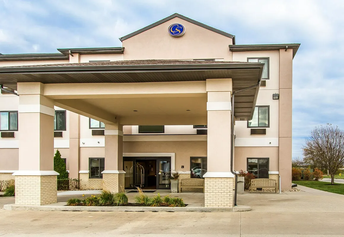 Comfort Suites Mattoon East hotel hero