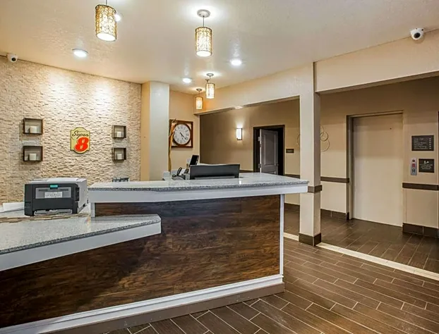 Super 8 by Wyndham Altoona hotel detail image 3