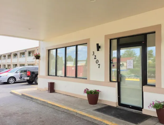 Red Carpet Inn Great Lakes hotel detail image 4