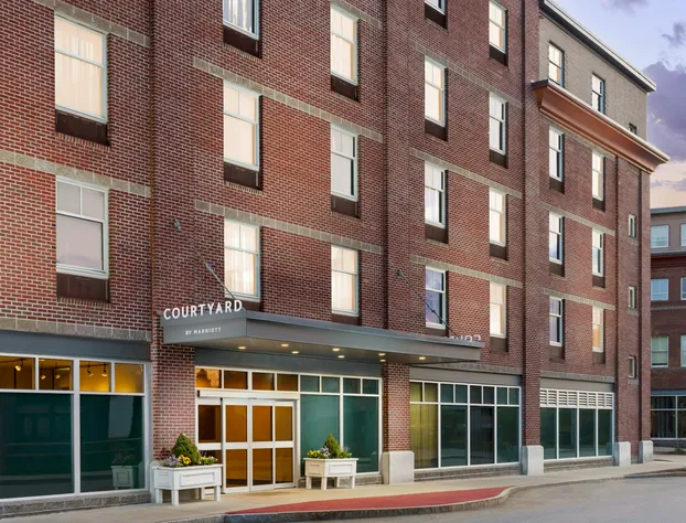 Courtyard by Marriott Keene Downtown hotel detail image 1