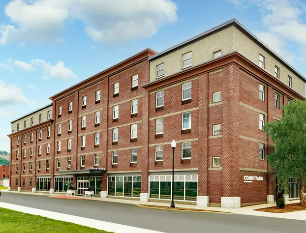 Courtyard by Marriott Keene Downtown hotel detail image 1
