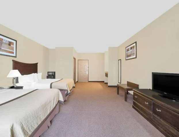 Baymont by Wyndham Snyder hotel detail image 3