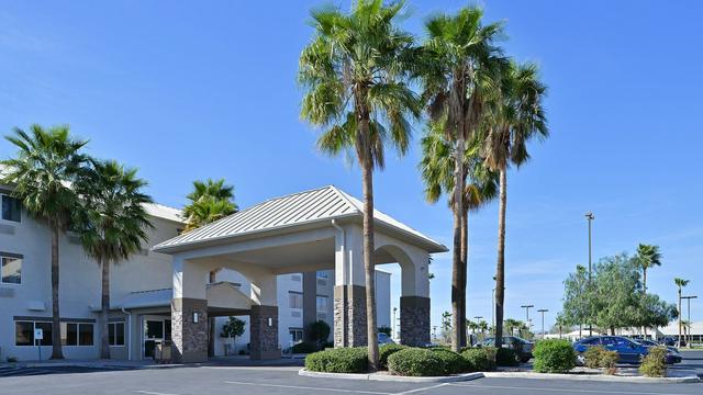 Comfort Suites At Tucson Mall hotel detail image 3