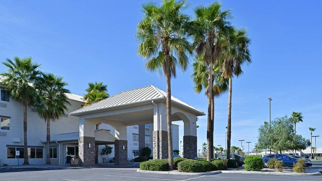 Comfort Suites At Tucson Mall hotel detail image 3