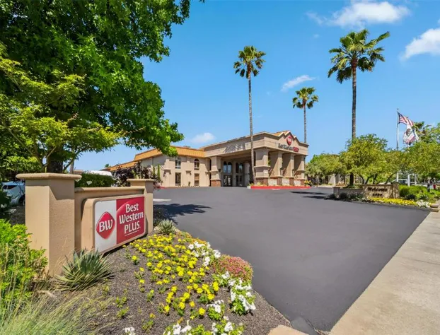 Best Western Plus Hilltop Inn hotel detail image 3