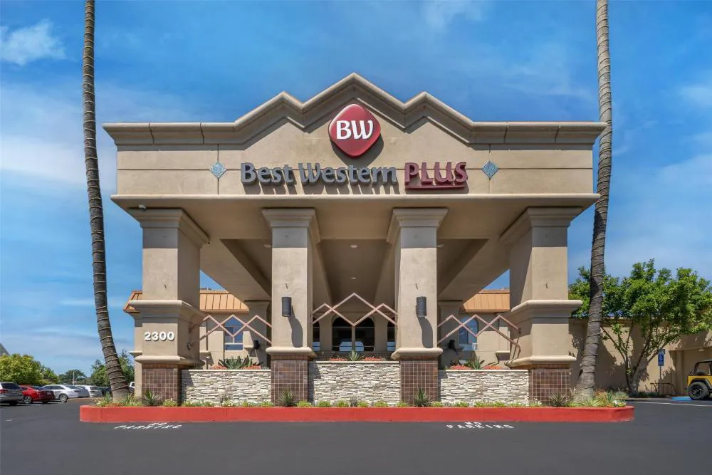 Best Western Plus Hilltop Inn hotel hero