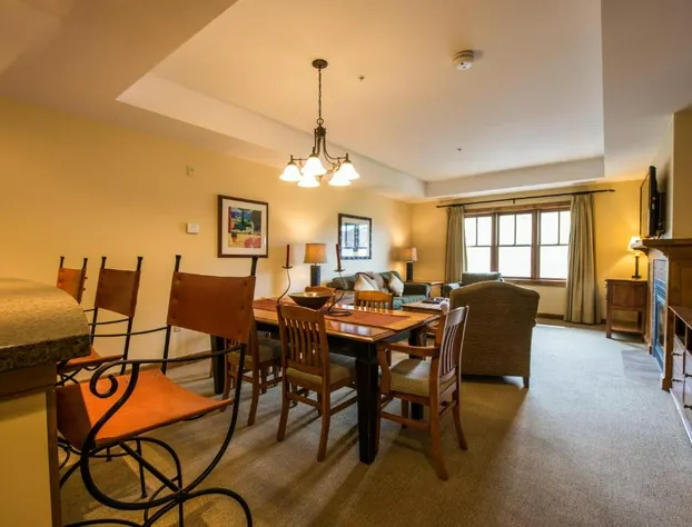 The Lodge at Mountaineer Square, A Vail Resorts Property hotel detail image 3