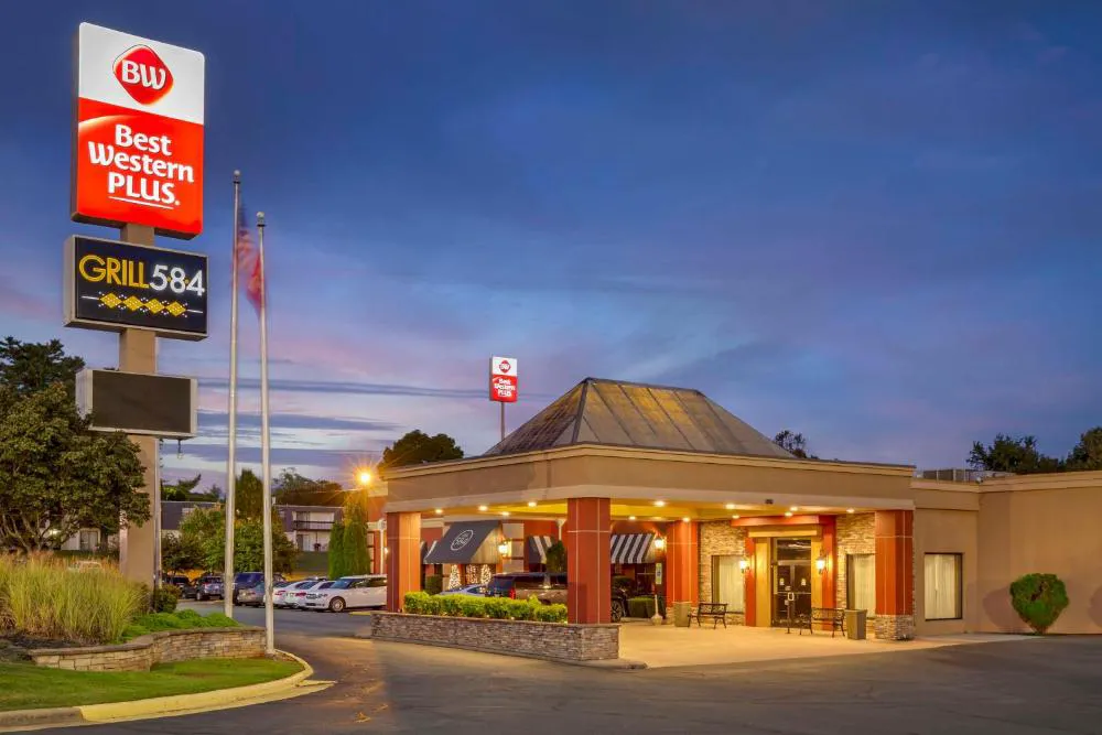 Best Western Plus Burlington hotel hero