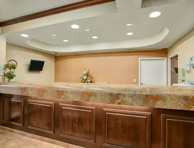 Super 8 by Wyndham Grayville hotel detail image 1