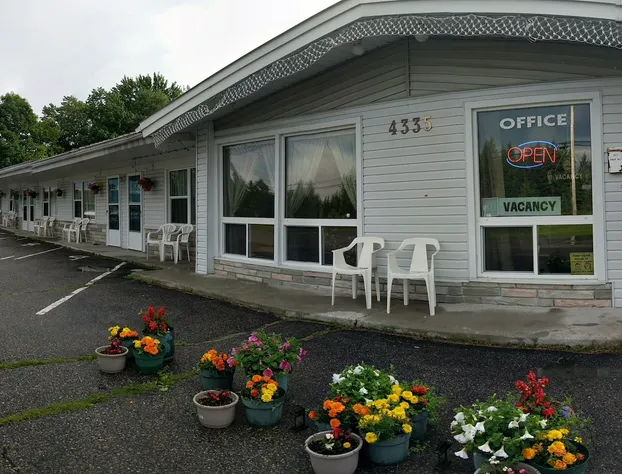 Bay Motel hotel detail image 3