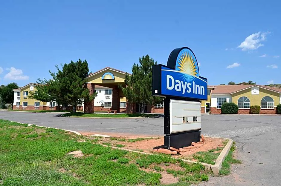 Days Inn by Wyndham Torrey Capital Reef hotel hero