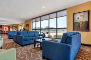 Comfort Suites Greenwood hotel detail image 3
