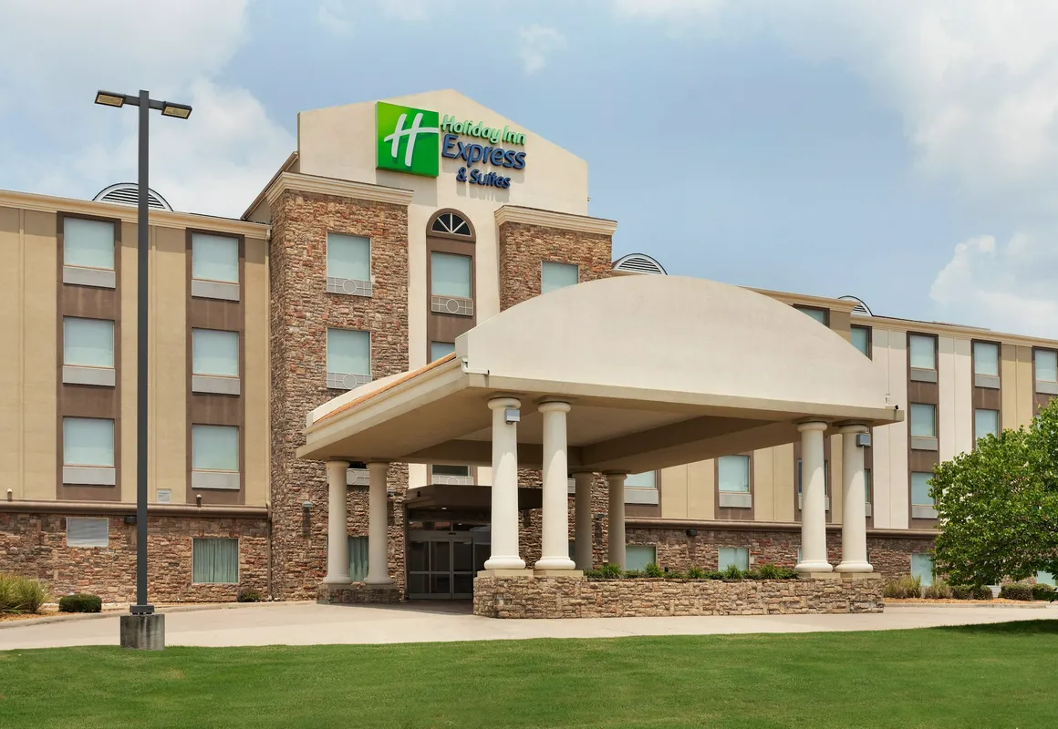 Holiday Inn Express Inn & Suites Searcy by IHG hotel hero