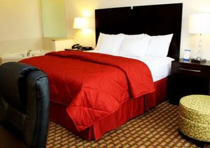 Comfort Inn & Suites Shawnee North near I-40 hotel detail image 1