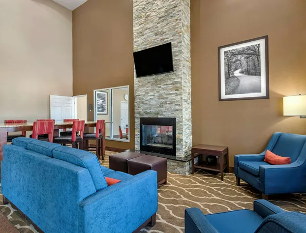 Comfort Suites Terre Haute University Area hotel detail image 1