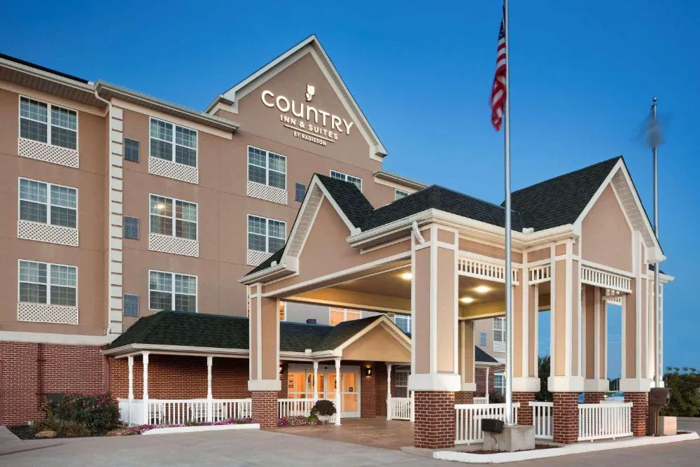 Country Inn & Suites by Radisson, Bowling Green, KY hotel hero