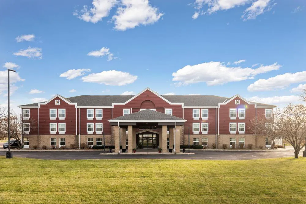 Redwood Lodge hotel hero