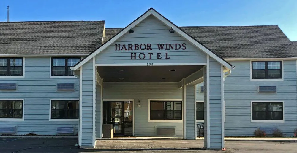 Harbor Winds Hotel hotel hero