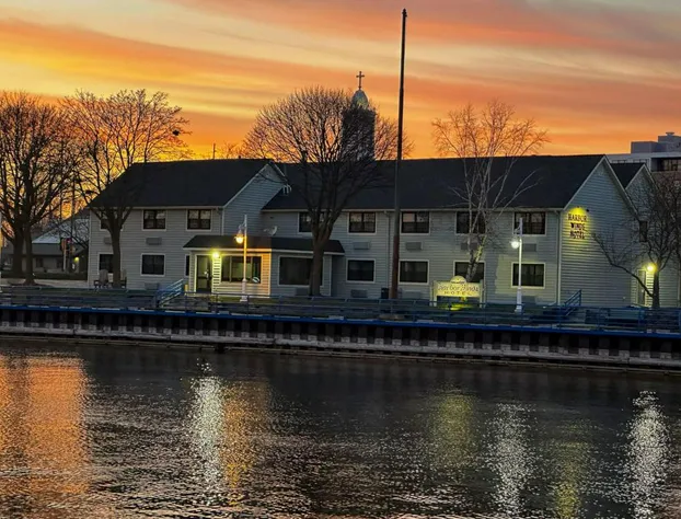 Harbor Winds Hotel hotel detail image 4