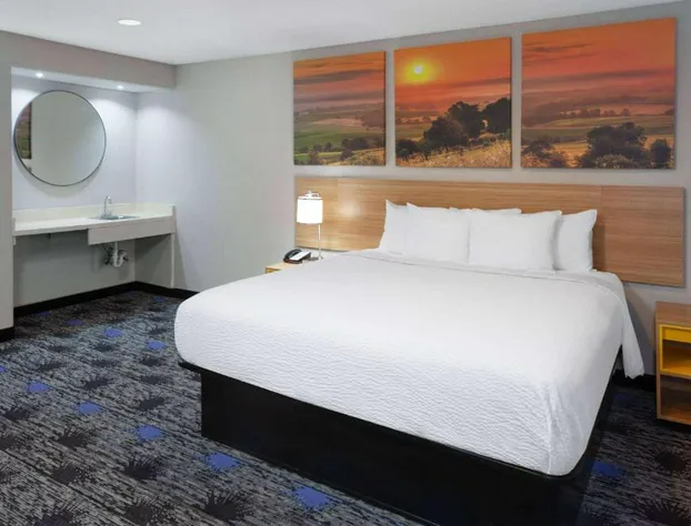 Days Inn by Wyndham Wooster hotel detail image 4